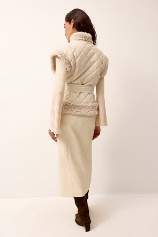 Beatrice Vest, Polar