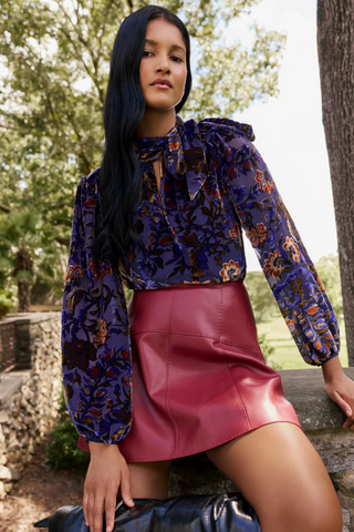 Vivianne Blouse, Jacobean