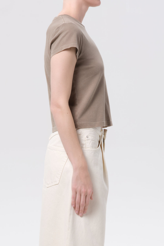 AGOLDE Adine organic cotton fitted tee in Trail.