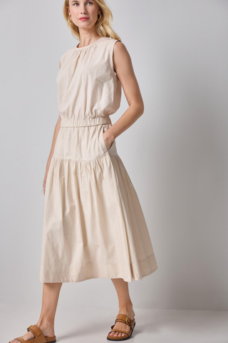 Lilla P sleeveless bamboo poplin top with gathered neckline and elastic waist blouson fit