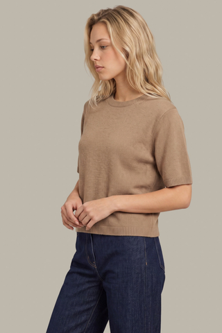 525 America Colette Cashmere Sweater Tee in Camel Heather featuring a relaxed boxy silhouette, short sleeves, and soft 100% cashmere knit.