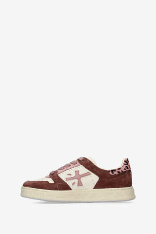 Premiata Quinn-D 8645 Sneaker in pink, white and burgundy with mixed leather panels and a rubber sole.