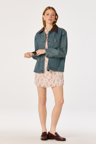ASTR Leslie Jacket in Dirty Denim with brown contrast collar and buttoned patch pockets.