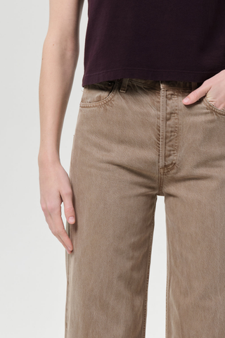 AGOLDE Ren wide-leg jean in Trail brown wash.