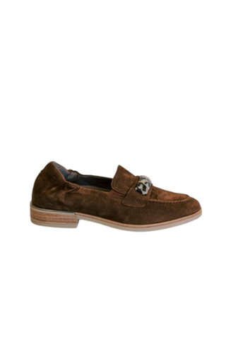 Softwaves Gaby Loafer in Nesquick chocolate brown with textured finish and classic slip-on loafer silhouette.