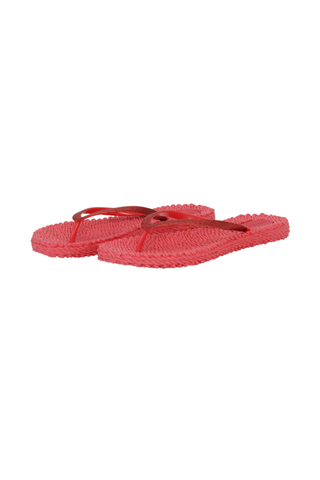 Ilse Jacobsen Cheerful Flip Flops in Raspberry with textured sole, lightweight rubber construction, and slim shimmering straps