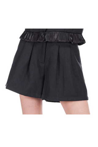 Pleated Elastic Back Short, Black