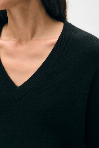 Cashmere V-Neck Sweater, Black