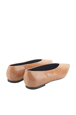 Marc Fisher Casee Flat in Tan featuring a pointed toe, leather upper, and elegant V-cut topline.