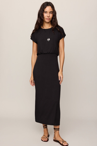 Black short-sleeve midi dress with a crew neckline and blouson waist.