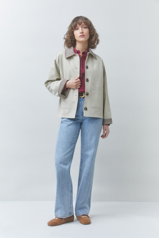 Suncoo Envy Jacket in Greige featuring a button front, pointed contrast collar, long sleeves, and relaxed silhouette.