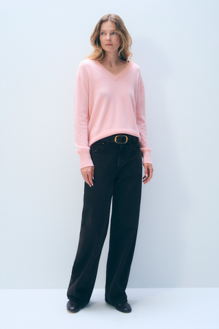 White + Warren Cashmere V Neck Sweater in Rose Petal pink featuring a relaxed fit, flattering V-neckline, long sleeves, and classic ribbed trim.