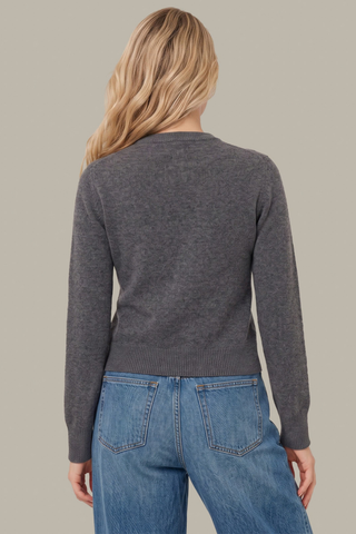 525 America Emerson Cashmere Crew in Grey Heather featuring a classic crew neckline, long sleeves, and a soft 100% cashmere knit.