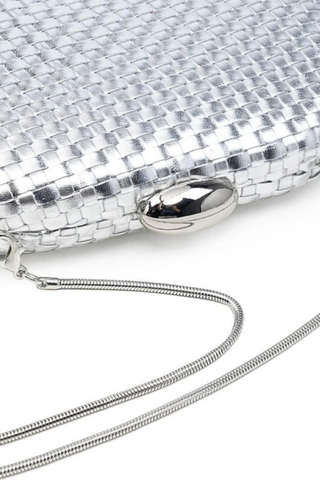 Urban Expressions King Evening Bag in Silver featuring a woven metallic oval silhouette, polished top clasp, and slender chain strap.
