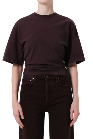 Shari Tee, Root