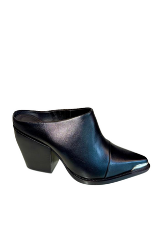 Louie Mule, Black