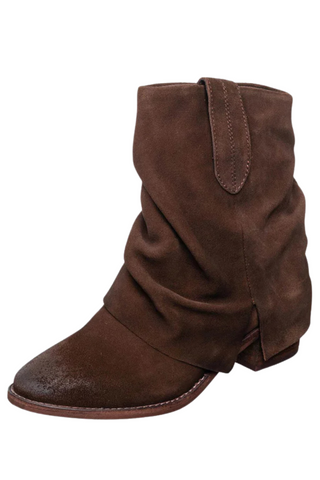 Tarah Boot, Chocolate