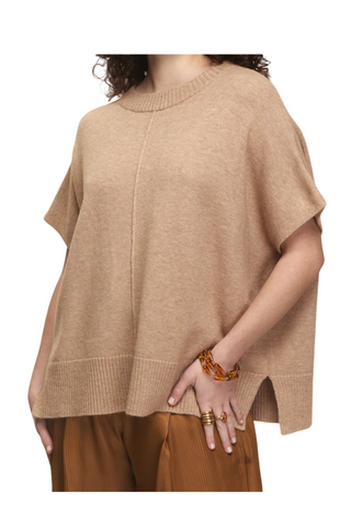 Gwyneth Caroline Top, Camel